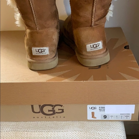 UGG Bailey button tan boots - Picture 6 of 8